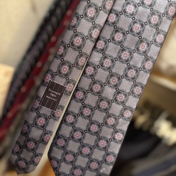 Ermenegildo Zegna Gray and Pink Patterned Tie - Picture 1 of 11